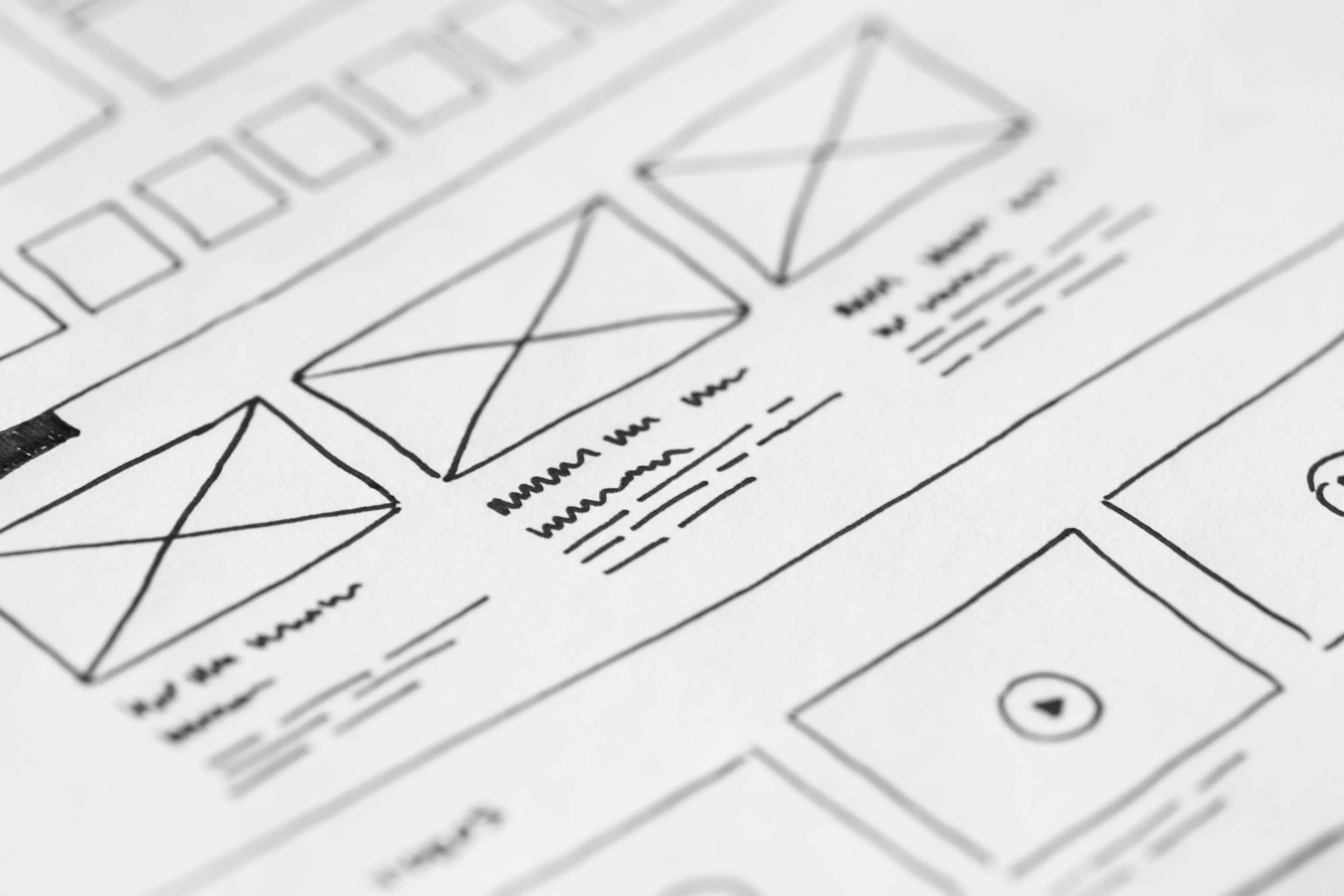 Esbossos de pàgines web: estratègia i identitat de marca